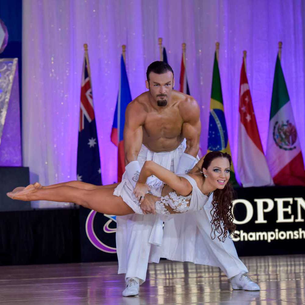 Alyenendrov & Maria Cabaret